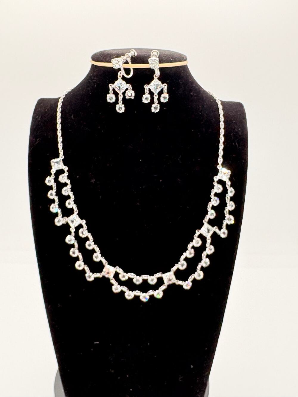 Vintage Rhinestone Necklace & Earring Set – Mid Century Elegance